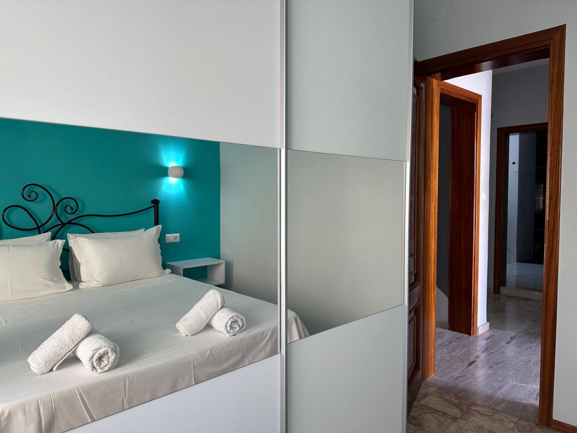 W Pearl Suite Néa Péramos Esterno foto