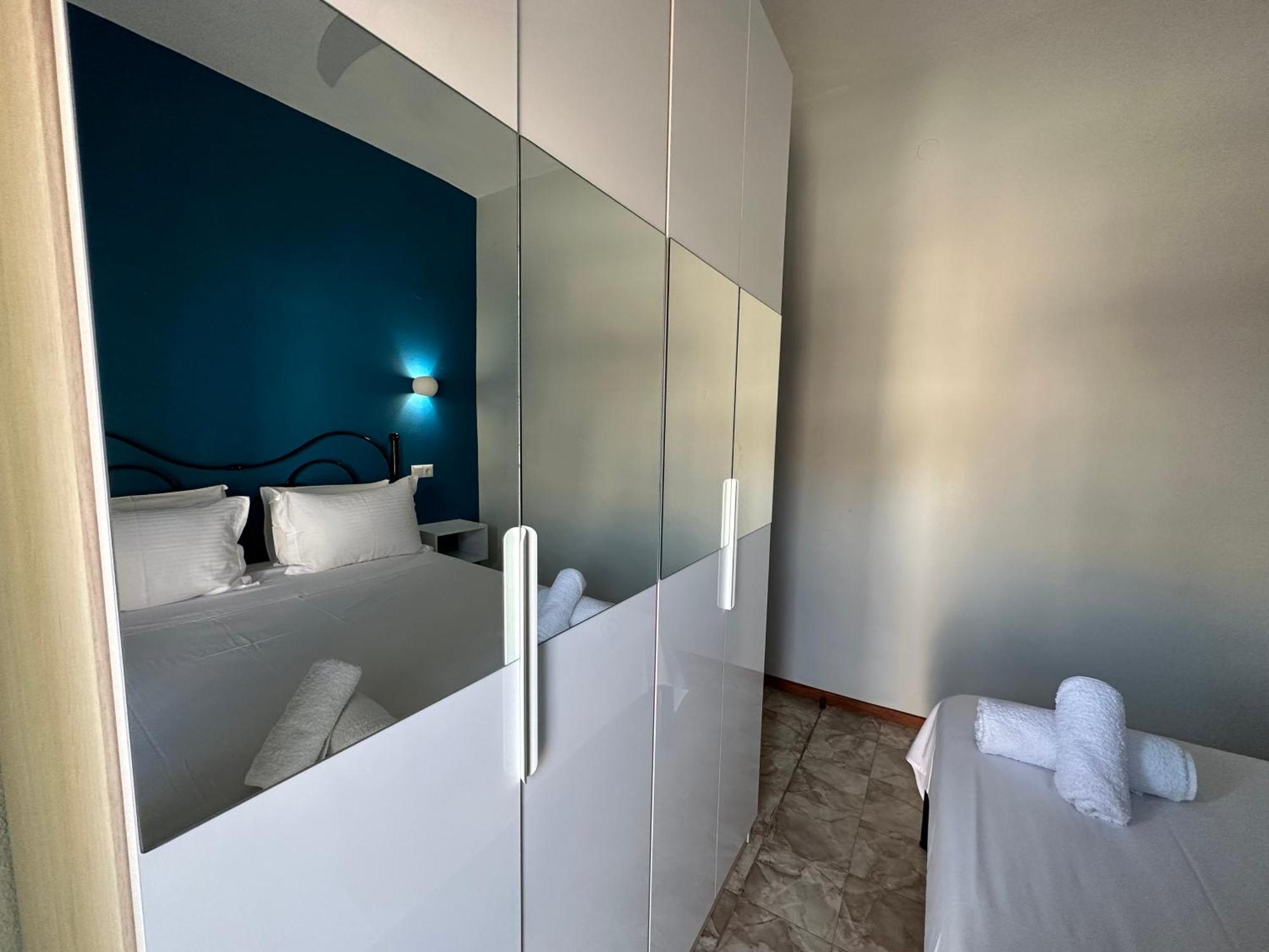 W Pearl Suite Néa Péramos Esterno foto